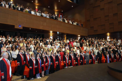 GAÜN Tıp Fakültesi öğrencileri beyaz önlüklerini gururla giydi