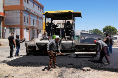 Sanayi Mahallesi’ndeki yeni yollar asfaltlanıyor