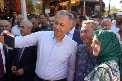 Bakan Yerlikaya Gaziantep'te esnaf ziyareti yaptı, Şekerhan'ın açılışına katıldı