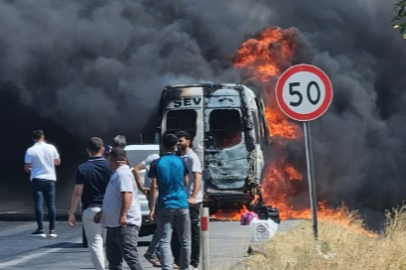 Gaziantep yolunda yolcu minibüsü yandı