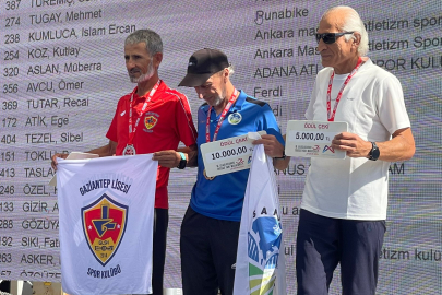 Gaziantep Lisesi Spor Kulübü Atletizm Takımı Tarsus Yarı Maratonu’nda Başarı Elde Etti