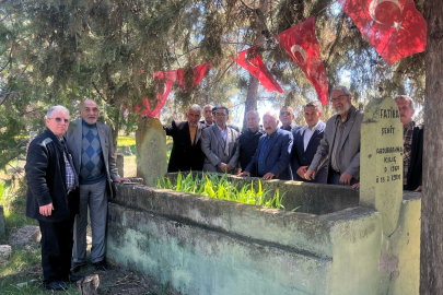 ÜLKÜCÜ ŞEHİT ABDURRAHMAN KILIÇ MEZARI BAŞINDA ANILDI.